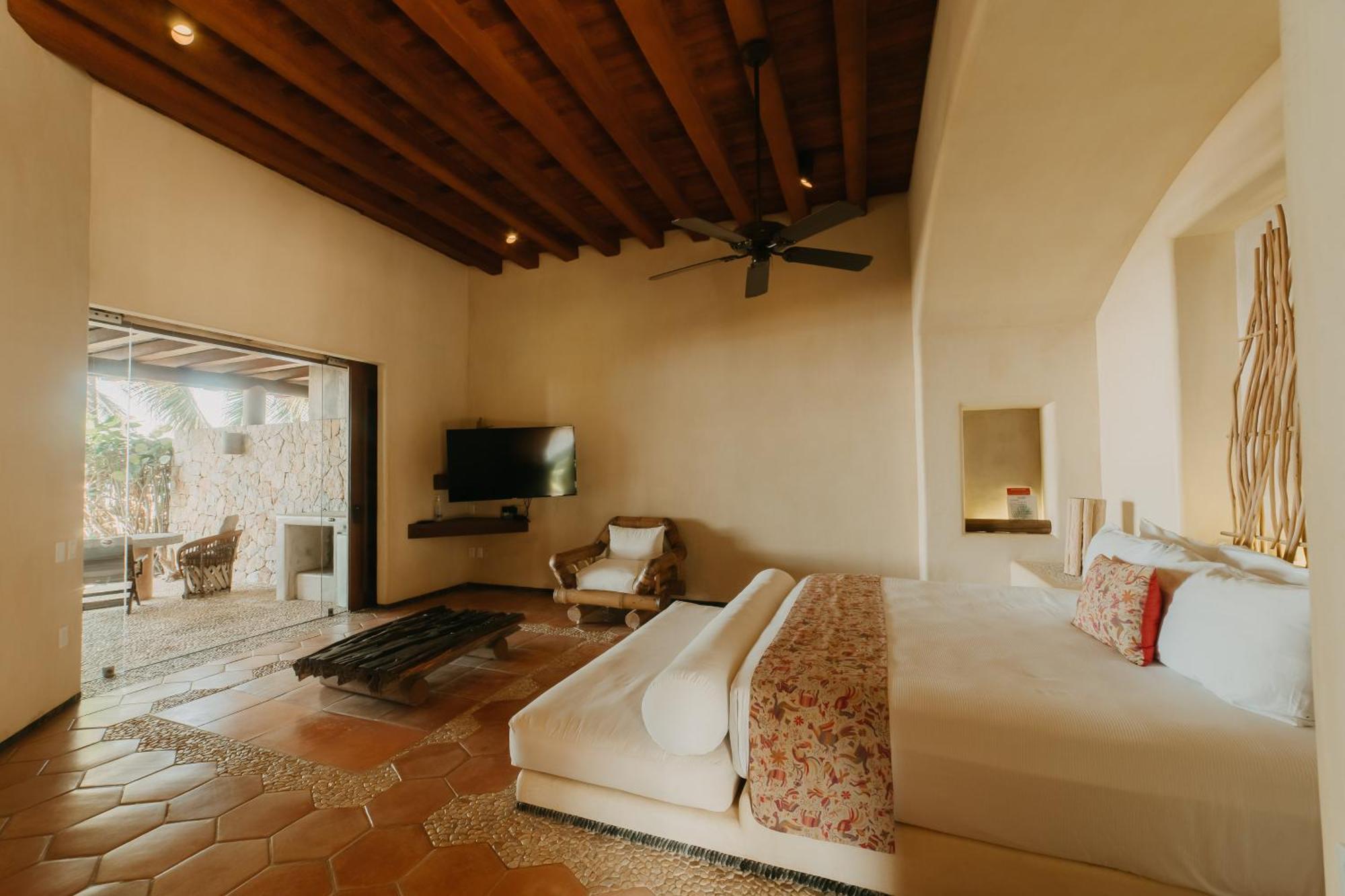 Hotel Palmas Luxury Zihuatanejo